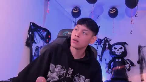 Snapshot of zeus_blaze chatting on 10.29.25 zeus_blaze online show from 10.29.25