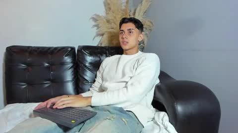 Zeus Brant online show from 04.11.26