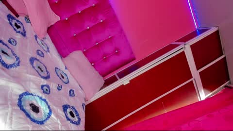 Snapshot of zeuss_x chatting on 04.09.26 Aisha Alejandra Rosse Deus online show from 04.09.26