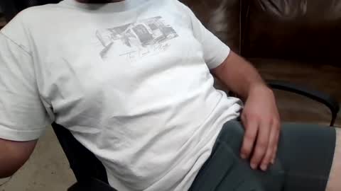 Snapshot of zgilly chatting on 07.18.26 johm online show from 07.18.26