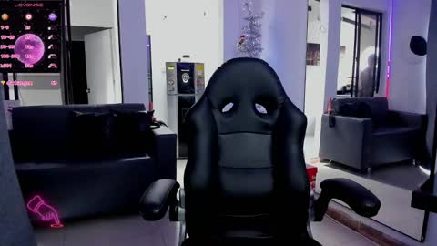 zhoestrong online show from 12.12.24