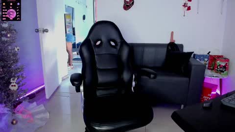 zhoestrong online show from 01.06.25