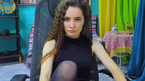 zianichols online show from 01.28.25