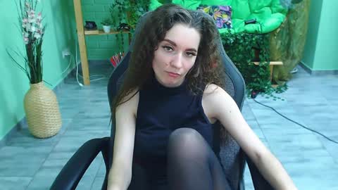 zianichols online show from 01.28.25