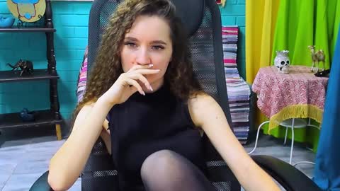 zianichols online show from 02.04.25