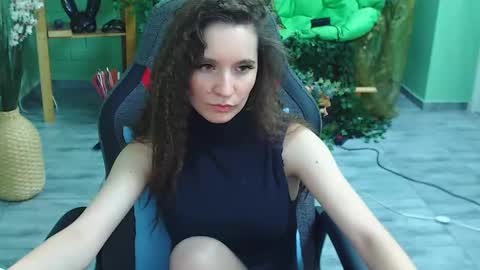 zianichols online show from 02.24.25