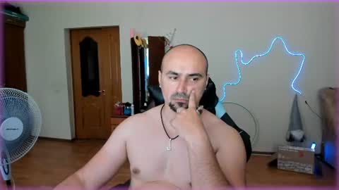 Snapshot of ziesh chatting on 06.28.26 Ziesh online show from 06.28.26