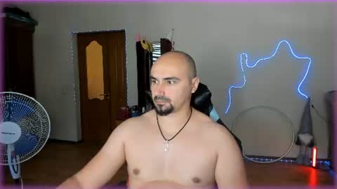Snapshot of ziesh chatting on 07.30.26 Ziesh online show from 07.30.26