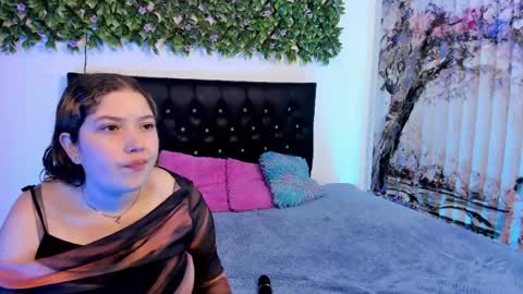 Zoe And Valeria online show from 05.08.26