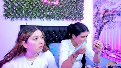 Zoe And Valeria online show from 05.29.26
