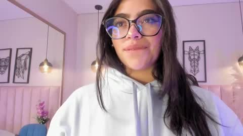 Snapshot of zoe_banks_ chatting on 09.14.25 zoe_banks_ online show from 09.14.25