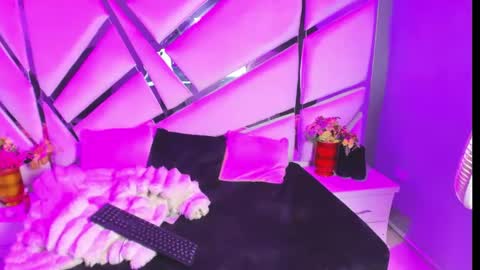 Zoe Browns online show from 10.12.25