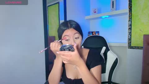 Z O E online show from 11.18.25