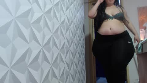 Snapshot of zoe_curvy chatting on 03.06.25 Zoe online show from 03.06.25