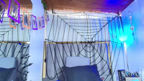 Snapshot of zoe_curvy chatting on 10.12.25 Zoe online show from 10.12.25