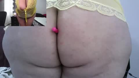 Snapshot of zoe_hotxxx chatting on 02.15.25 zoe hotxxx online show from 02.15.25