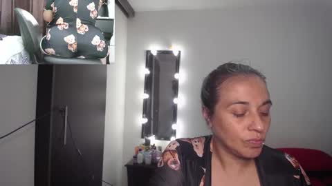 Snapshot of zoe_hotxxx chatting on 09.18.25 zoe hotxxx online show from 09.18.25