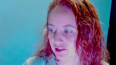 Snapshot of zoe_jones2 chatting on 12.04.24 Zoe online show from 12.04.24