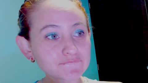 Snapshot of zoe_jones2 chatting on 12.12.24 Zoe online show from 12.12.24