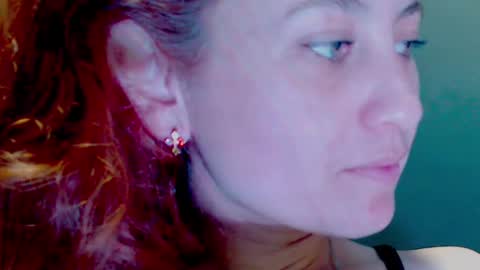 Snapshot of zoe_jones2 chatting on 12.26.24 Zoe online show from 12.26.24