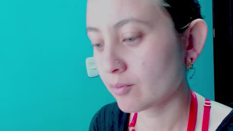 Snapshot of zoe_jones2 chatting on 12.31.24 Zoe online show from 12.31.24
