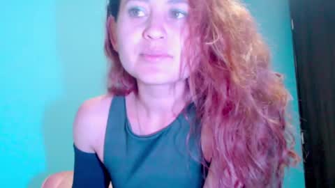 Snapshot of zoe_jones2 chatting on 02.20.25 Zoe online show from 02.20.25