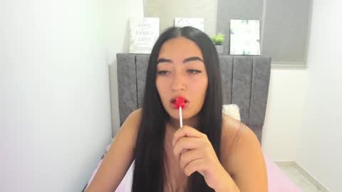 Snapshot of zoe_jones7 chatting on 02.02.25 zoe_jones7 online show from 02.02.25