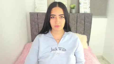 Snapshot of zoe_jones7 chatting on 02.19.25 zoe_jones7 online show from 02.19.25