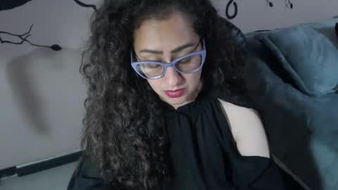 Snapshot of zoe_koller chatting on 10.03.25 Zoe Koller online show from 10.03.25