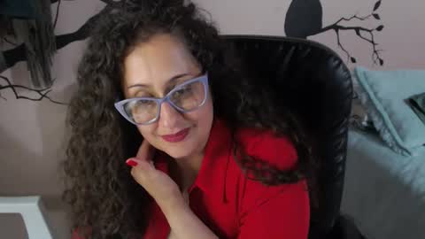 Snapshot of zoe_koller chatting on 10.25.25 Zoe Koller online show from 10.25.25