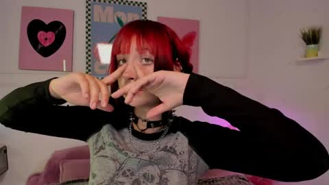 Snapshot of zoe_lynch_ chatting on 05.05.26 Zoe Lynch online show from 05.05.26