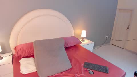 Snapshot of zoe_pinkett chatting on 03.18.26 zoe_pinkett online show from 03.18.26