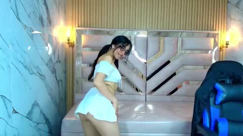 Zoe  online show from 09.17.25