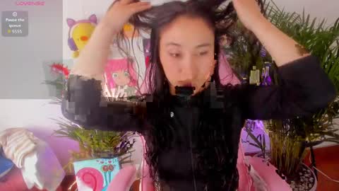 Snapshot of zoe_ray_y chatting on 04.06.26 zoe_ray_y online show from 04.06.26