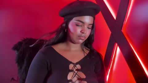 Snapshot of zoe_roux210949 chatting on 10.04.25 Zoe online show from 10.04.25