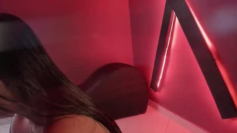 Snapshot of zoe_roux210949 chatting on 10.10.25 Zoe online show from 10.10.25