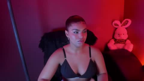 Snapshot of zoe_roux210949 chatting on 10.29.25 Zoe online show from 10.29.25