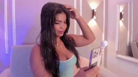 Snapshot of zoe_roux210949 chatting on 11.05.25 Zoe online show from 11.05.25