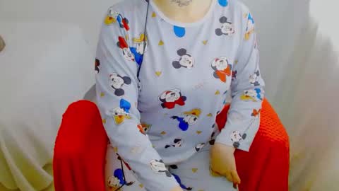 Snapshot of zoe_sexy69 chatting on 09.18.25 ZOE online show from 09.18.25