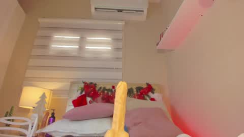 Hi guys i am Zoe  online show from 12.26.24