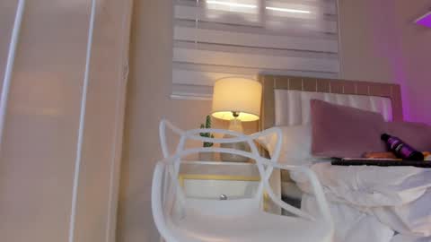 Hi guys i am Zoe  online show from 01.09.25