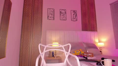 Hi guys i am Zoe  online show from 11.08.25