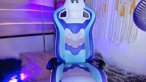 Zoe  online show from 10.02.25