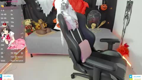 zoe_sullivan_ online show from 10.24.25