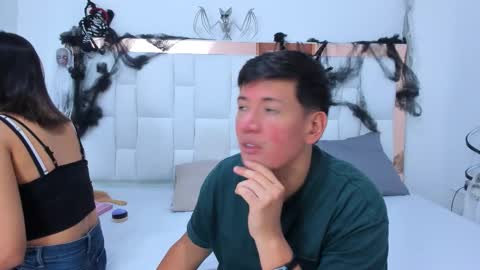 Zoe And Ethan online show from 10.17.25