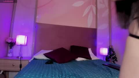 Snapshot of zoeblanc chatting on 01.06.26 zoeblanc online show from 01.06.26