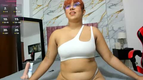 Snapshot of zoebluhs chatting on 06.26.26 Zoe online show from 06.26.26