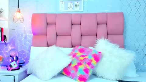 Zoe Brahamm online show from 12.17.24