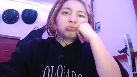 Snapshot of zoee_jhonnyy chatting on 01.18.25 zoee jhonnyy online show from 01.18.25