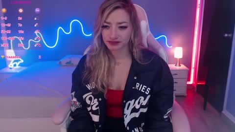 Snapshot of zoee_joness chatting on 03.07.25 zoe online show from 03.07.25